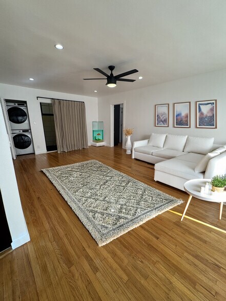 Living room space - 855 Moraga Dr