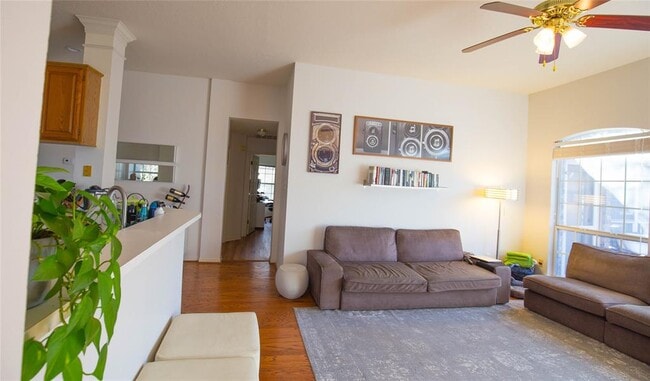 Building Photo - 11584 Cedarcliffe Dr