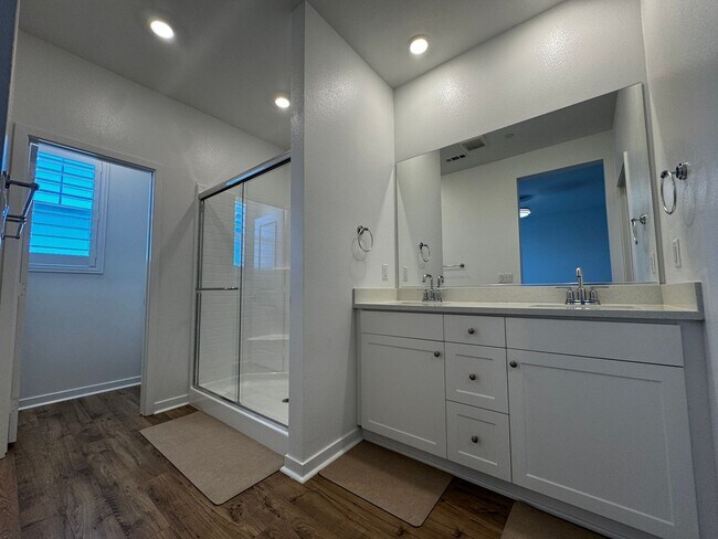 Building Photo - Beautiful, New Siena 3 Bedroom, 2.5 Bath Townhome with Solar for Rent