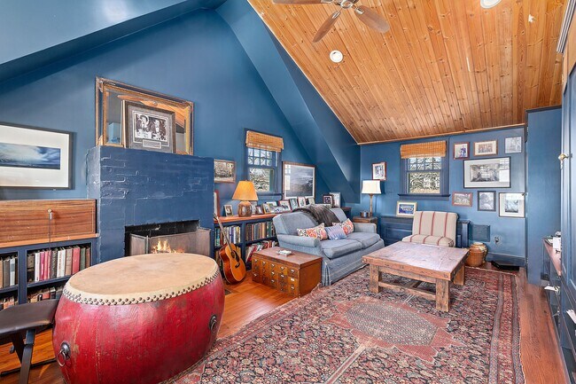 Building Photo - 16 Drew Ln