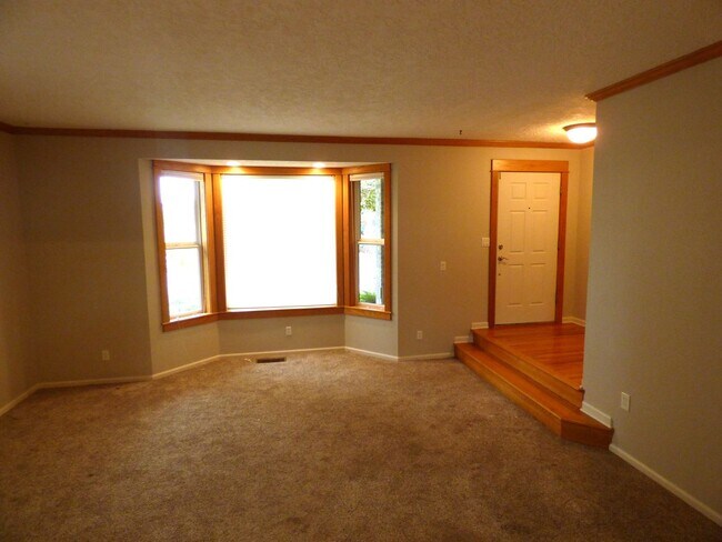 Building Photo - 3 bed 2 bath in Northeast Salem