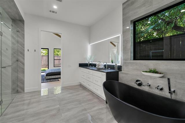 Building Photo - 3737 Cortez Dr