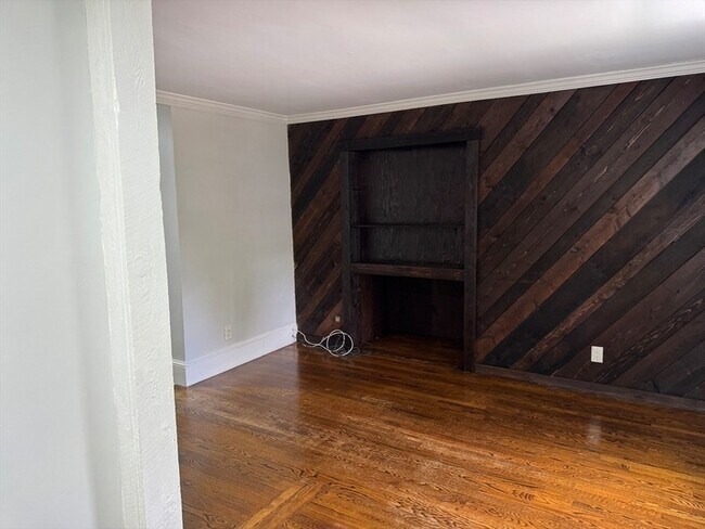 Building Photo - 89 Waldeck St