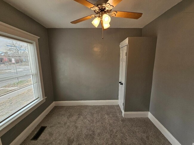 Building Photo - 1807 E 37th Ave