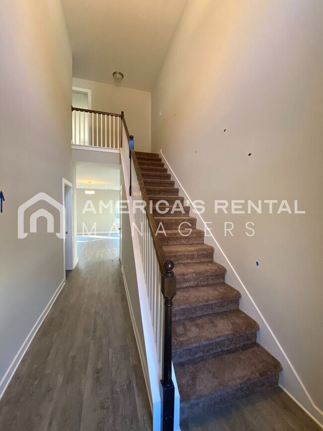 Building Photo - 7940 St.James Dr