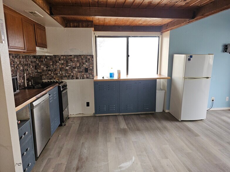 Building Photo - 2445 Sycamore Glen Dr