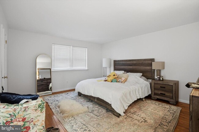 Building Photo - 102 Eaton Dr