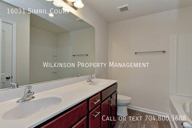 Building Photo - 16031 Simril Ct
