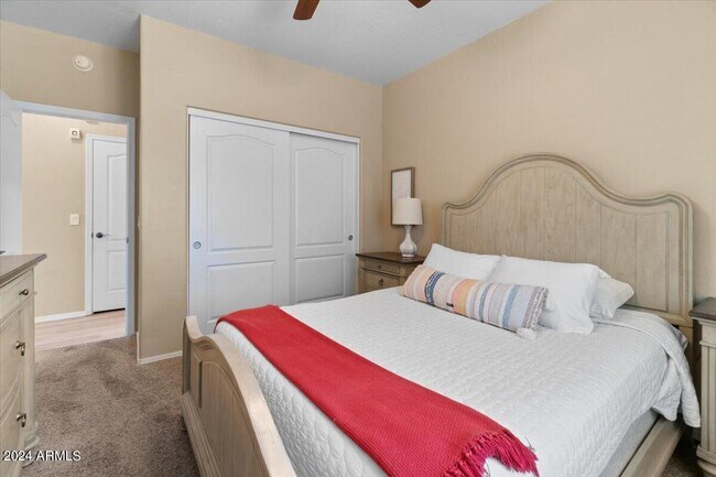 Building Photo - 5512 E Campo Bello Dr
