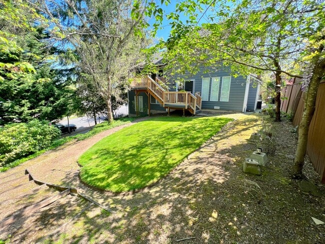 Building Photo - Spacious Upgraded Bothell/North Kirkland Home!