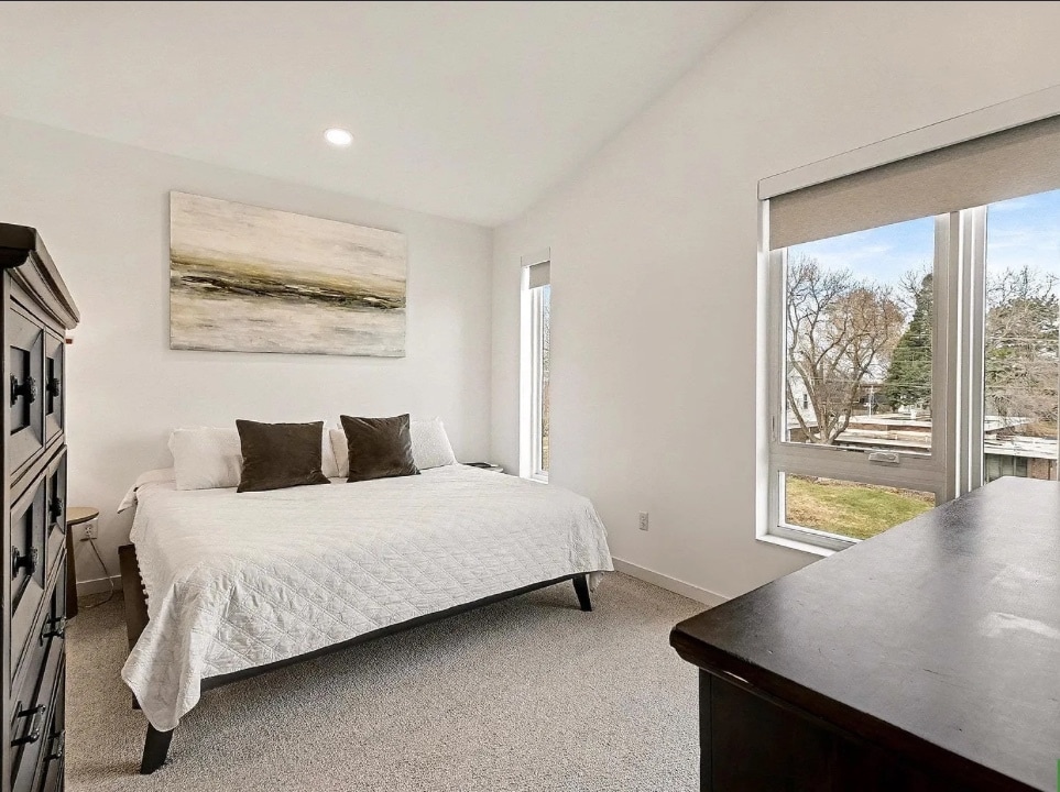 Building Photo - 5302 Elmwood Plz