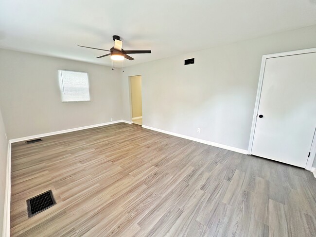 Building Photo - 3161 Brownlee Ave