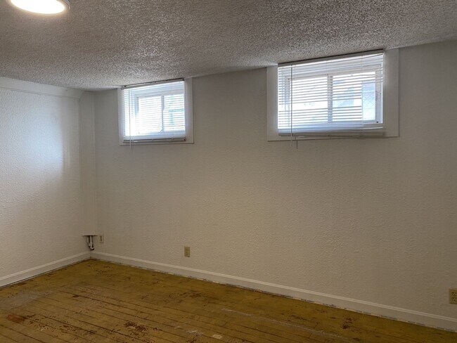 Building Photo - 2 Bed / 2 Bath Home - Close to UNC