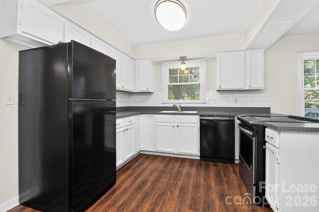 Building Photo - 4307 Saxonbury Way