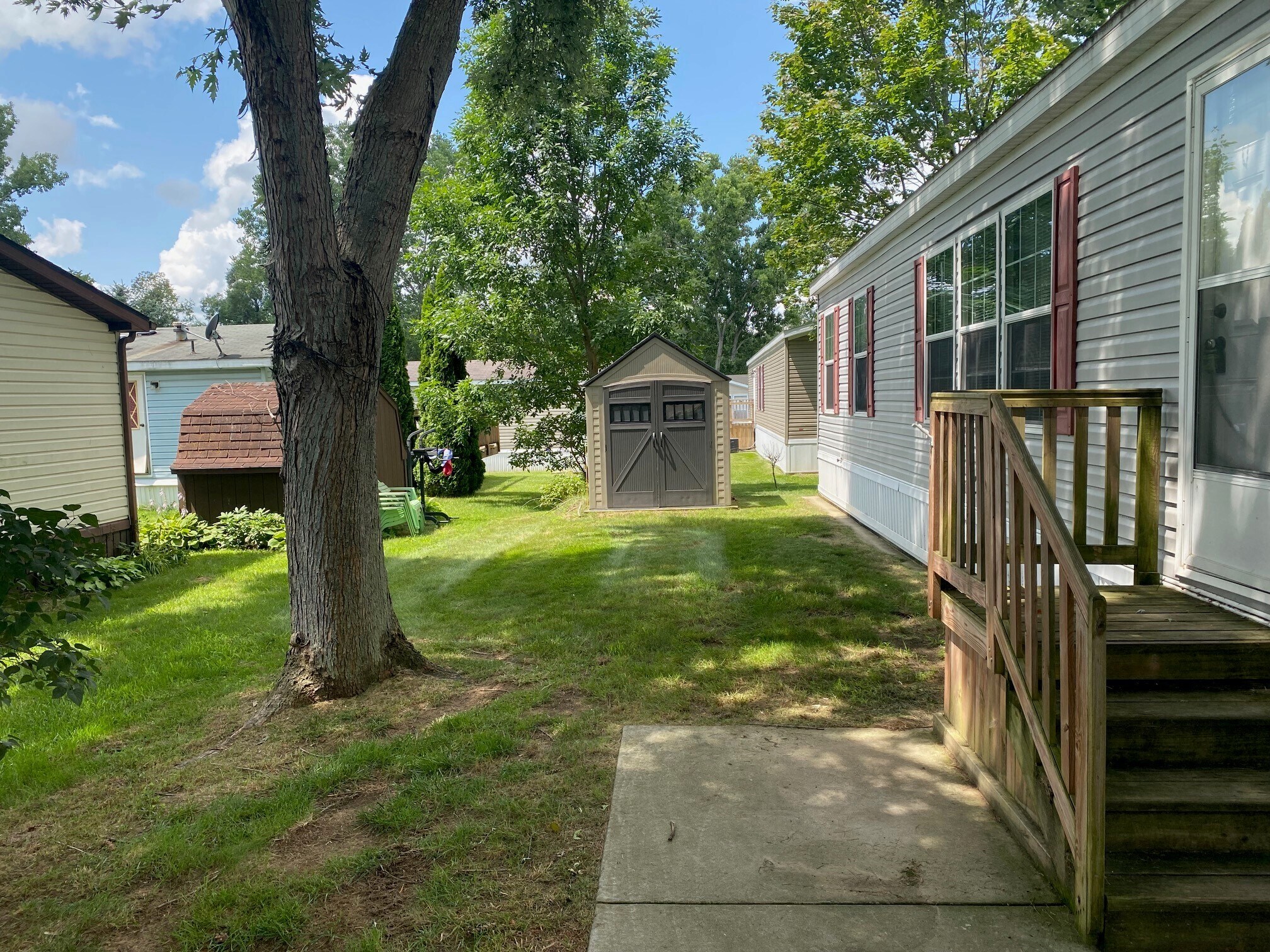 Building Photo - 15562 Pine Ridge Dr