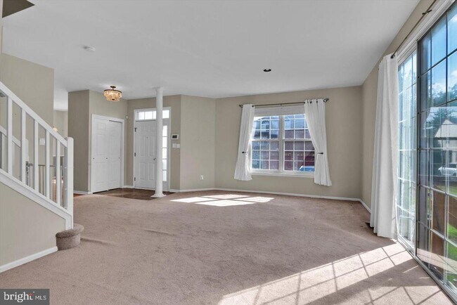 Building Photo - 751 Chanticleer