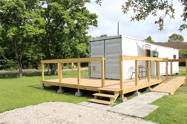 Building Photo - 3425 Southwestern