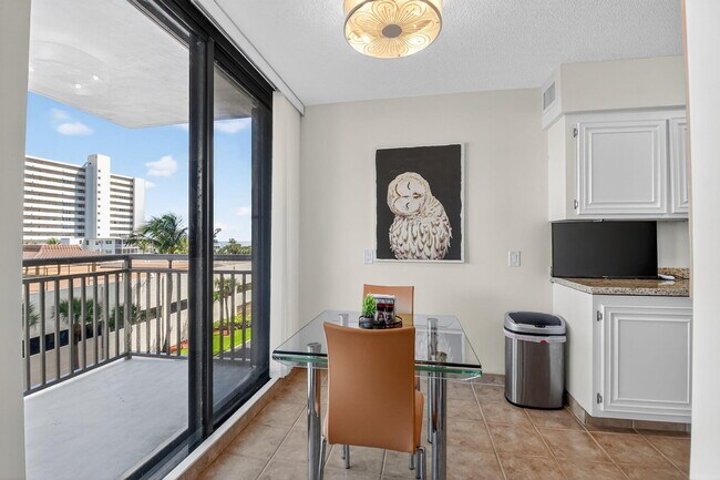 Building Photo - 3400 N Ocean Dr