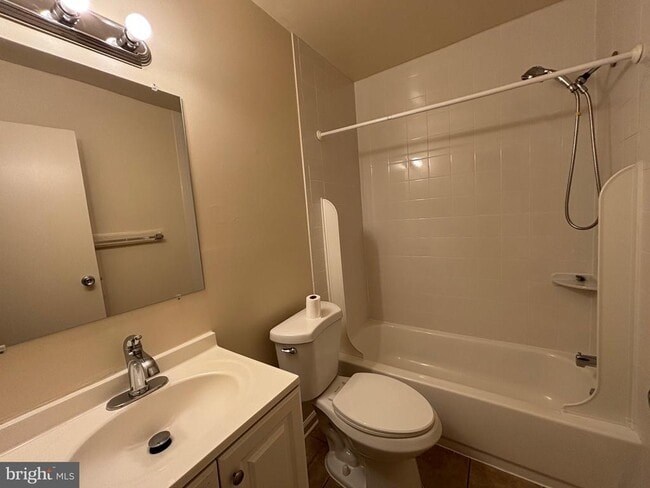 Building Photo - 4657 Logsdon Dr