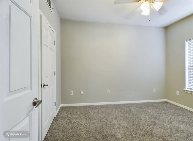 Building Photo - 2502 Leon St