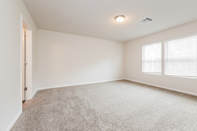 Building Photo - 17640 Cedar Crst Dr