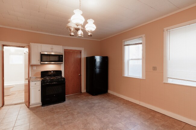Building Photo - 209 Tioga St