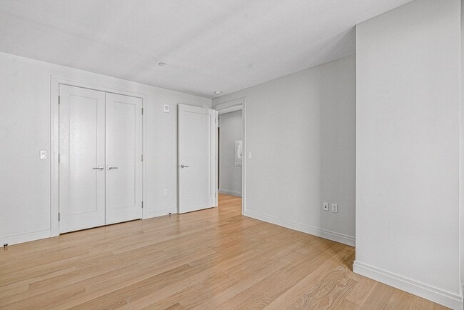 Building Photo - 133 Seaport Blvd