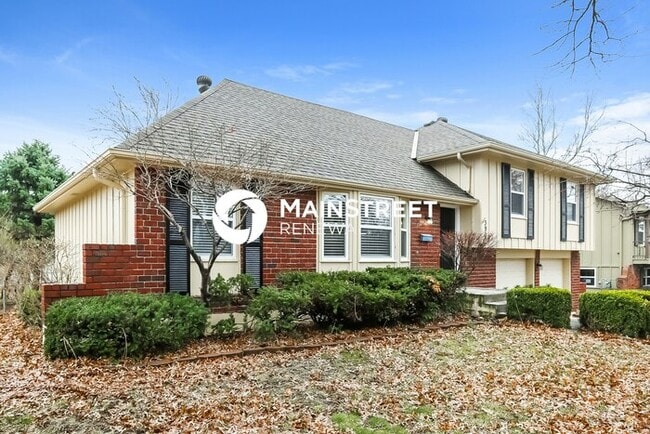 Building Photo - 4 Bedroom Pet-Friendly Home in Independence, MO with Main Street Renewal