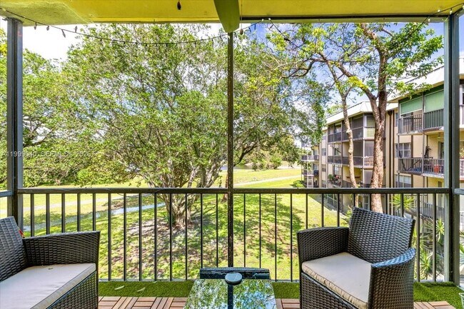 Building Photo - 6001 N Falls Cir Dr