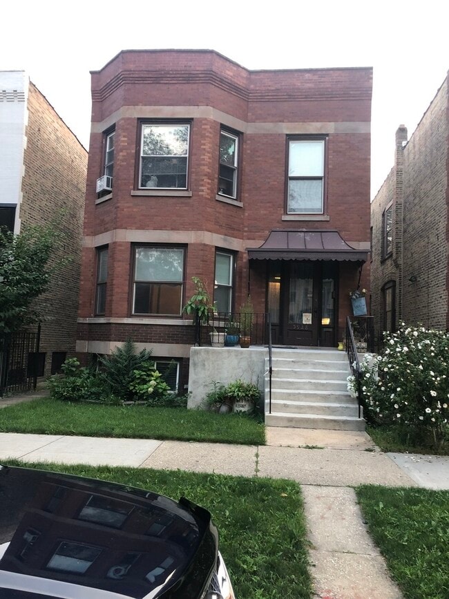 Building Photo - 3928 N Albany Ave