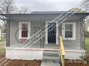 Building Photo - One-Level Single Family charming bungalow ...