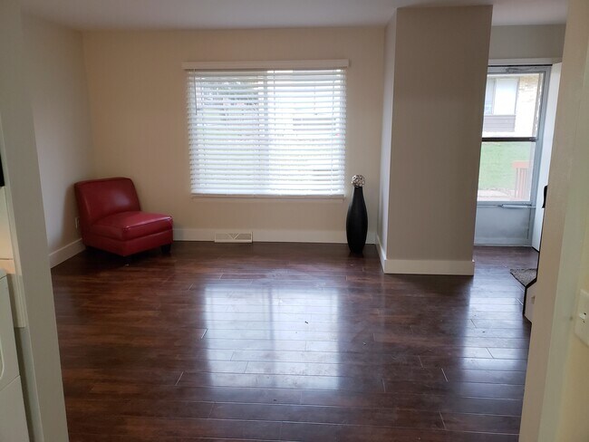 Building Photo - 5825 Balsam Rd