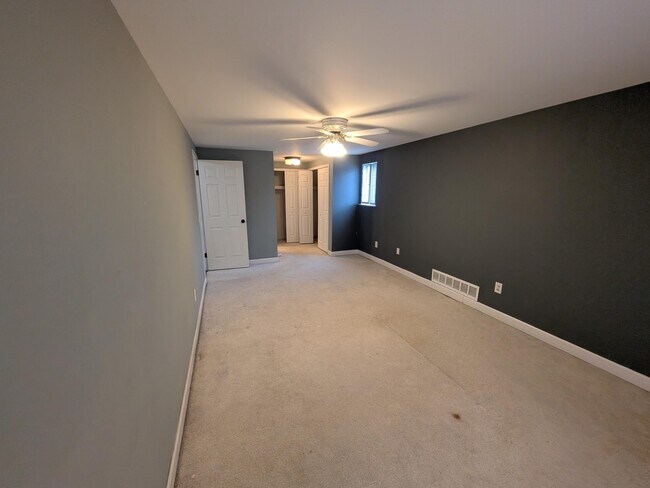 Building Photo - 44180 Richmond Ct