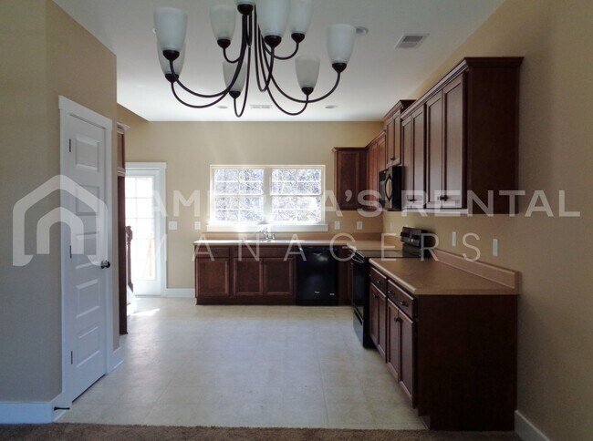 Building Photo - DEPOSIT PENDING!!! Town Home in Gardendale...