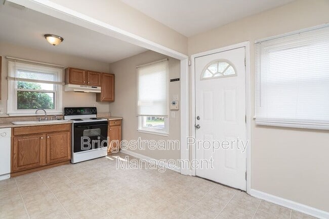 Building Photo - 4340 Merrydale St