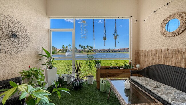 Building Photo - 3790 Parkridge Cir