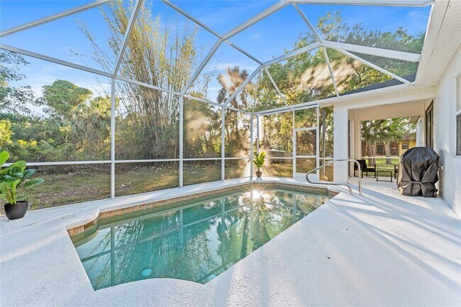 Building Photo - 2503 Dumont Ln