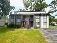Building Photo - 1401 Lazy Brook
