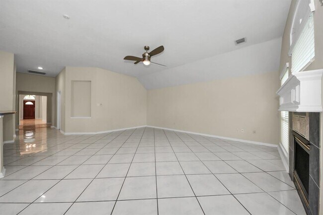 Building Photo - 10214 White Oak Trail Ln