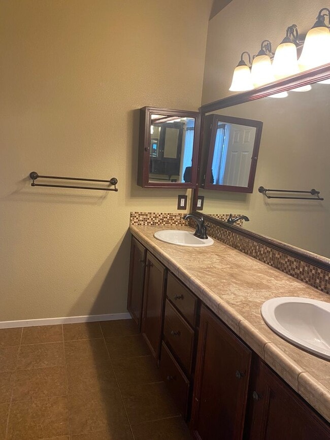 Building Photo - Single Family One-Story Home Available!!!