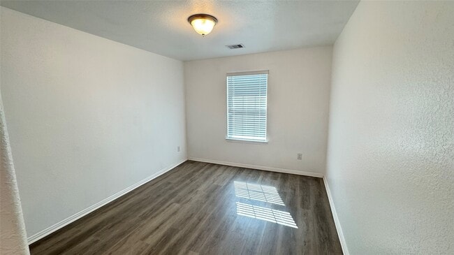 Building Photo - 8111 Royal Palm Ct
