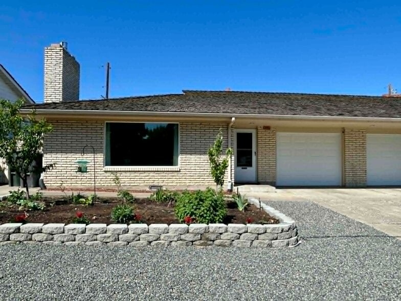 Building Photo - 302 N 37th Ave