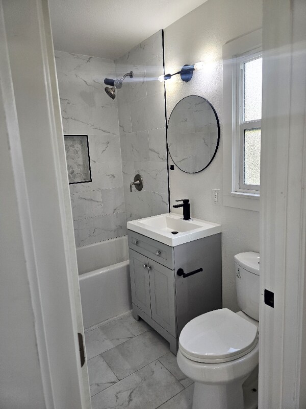 Building Photo - 18641 E Pearl Ave