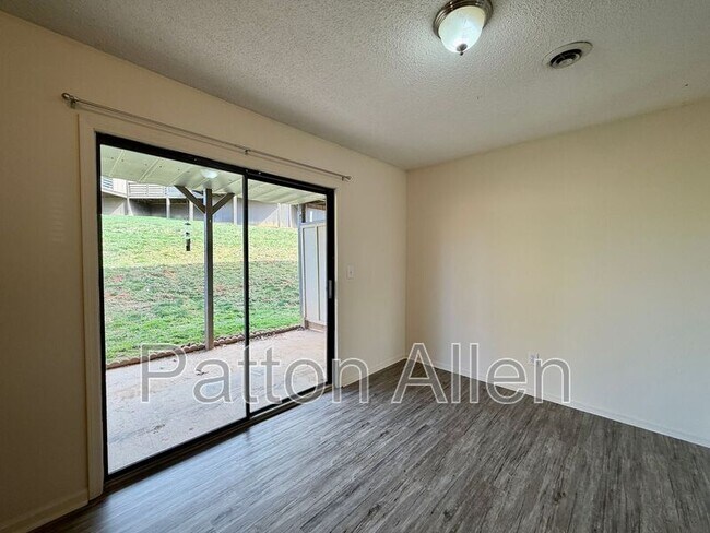 Building Photo - 23 Dawnwood Cir