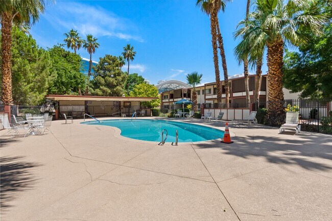 Building Photo - Welcome to this modern, remodeled condo!