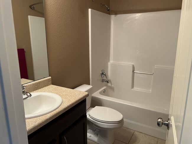 Building Photo - 455 Holts Lake Dr
