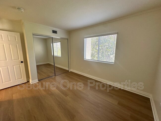 Building Photo - 1740 Amarelle St