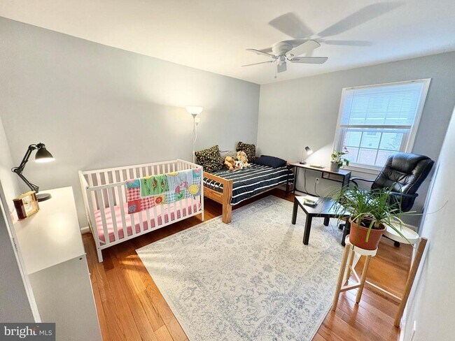Building Photo - 9710 Lakepointe Dr