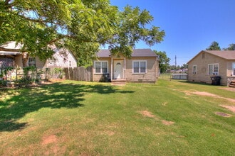 Building Photo - 7107 NW 39th St