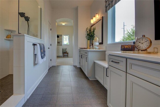 Building Photo - 3328 Pace Dr